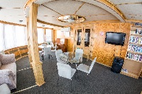 Теплоход Северная сказка (бывш. «Карл Маркс»).