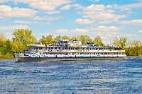 Теплоход Василий Чапаев.